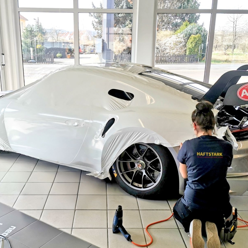 Fahrzeugfolierung 56