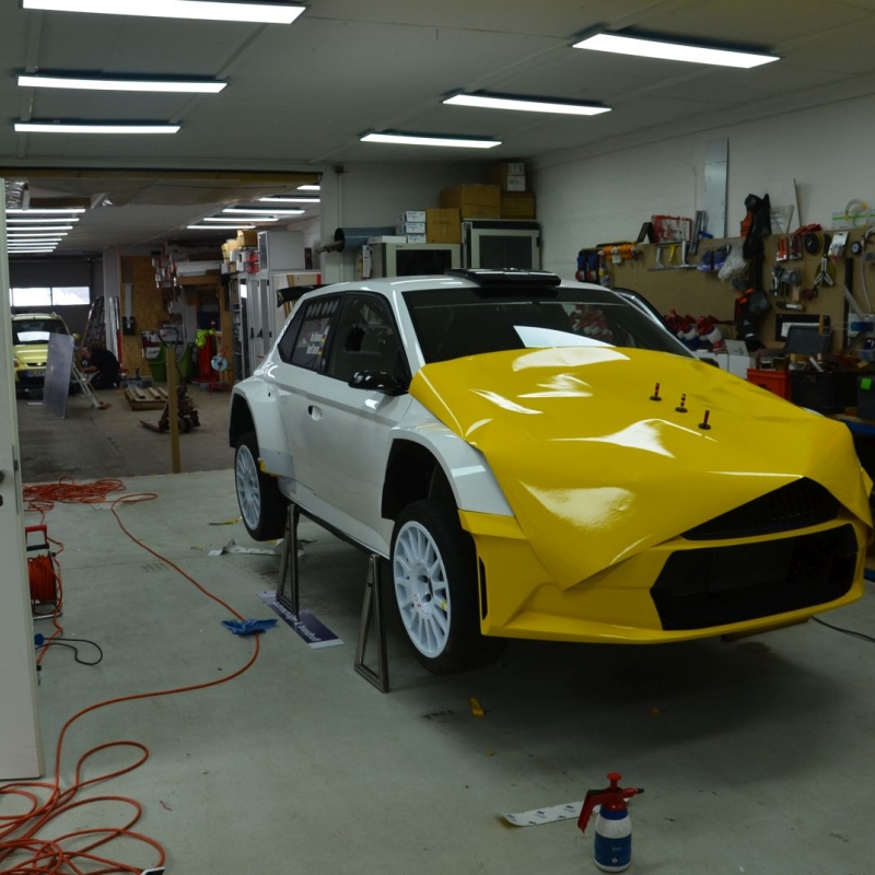 Fahrzeugfolierung 62