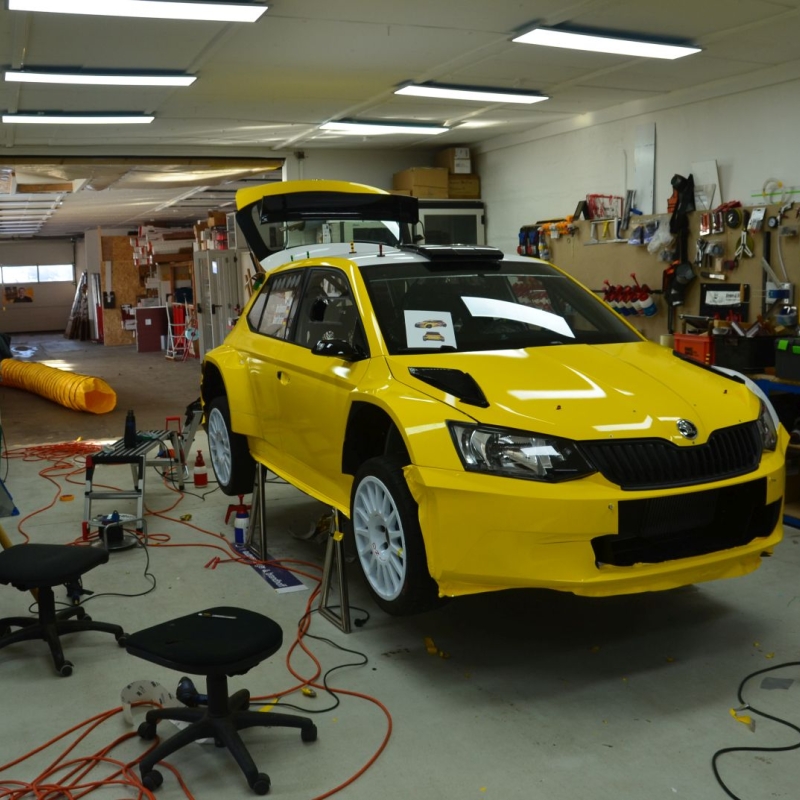 Fahrzeugfolierung 62