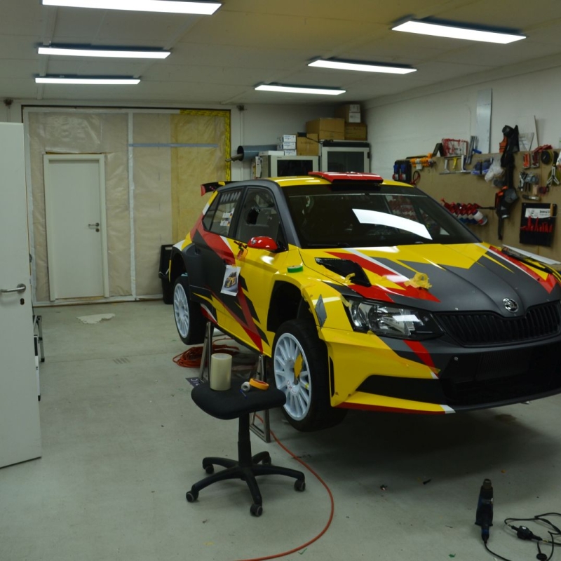 Fahrzeugfolierung 62